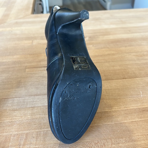 Black Heels - Picture 3 of 4